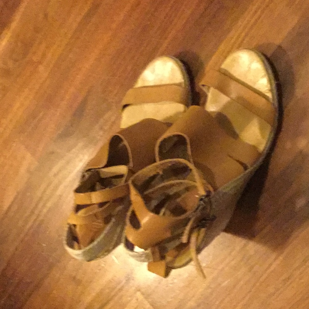 Sandals - Picture 1 of 7